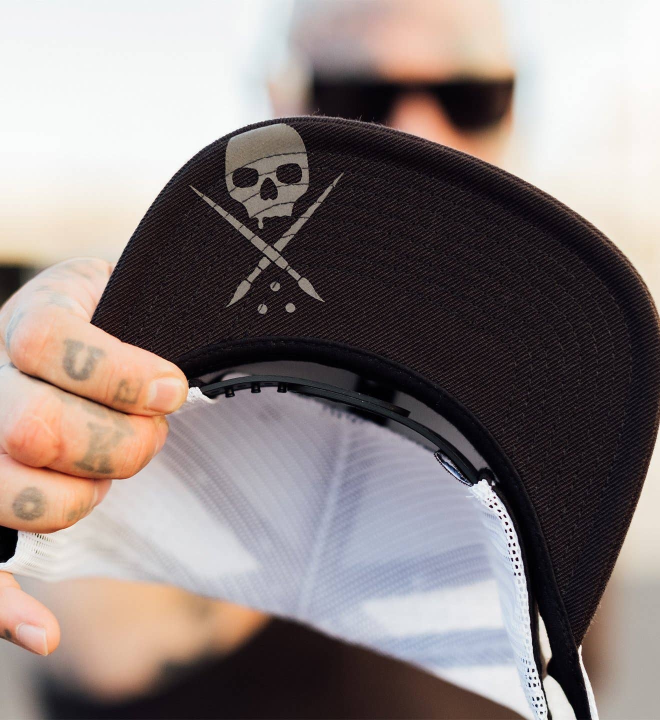 Sullen Art Collective Mesh Hat White: BLACK/WHITE