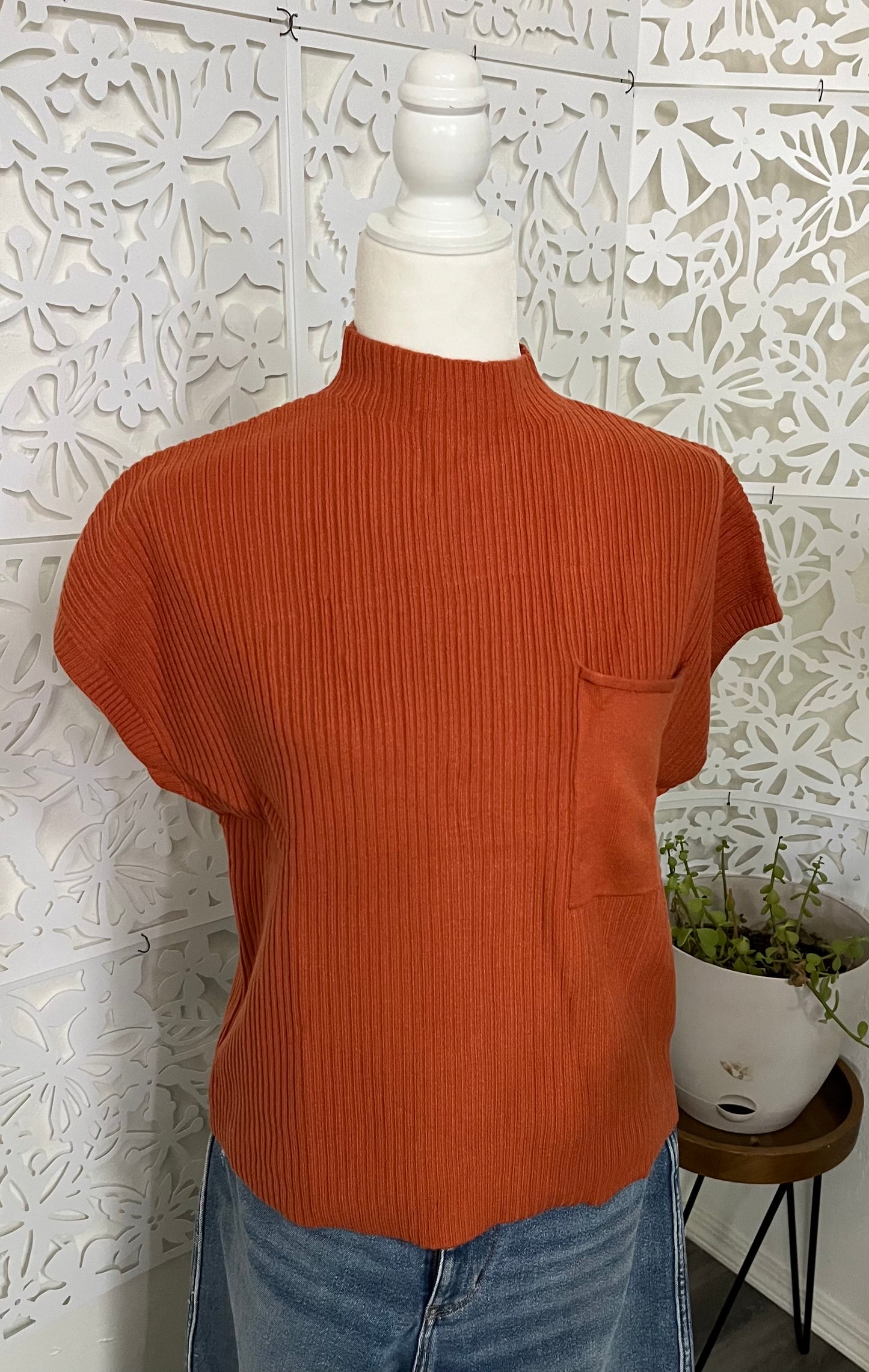 Patch pocket short sleeve knit sweater