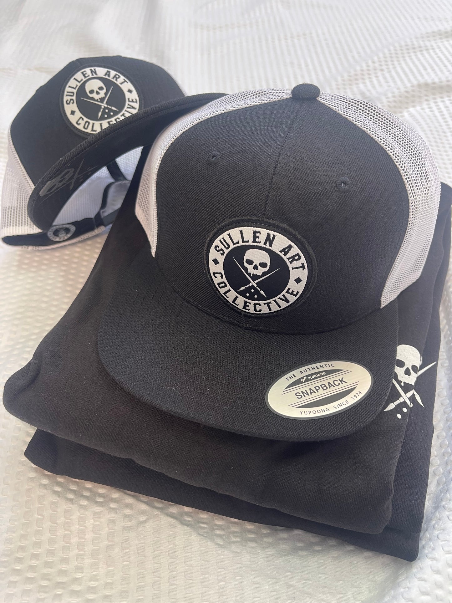 Sullen Art Collective Mesh Hat White: BLACK/WHITE