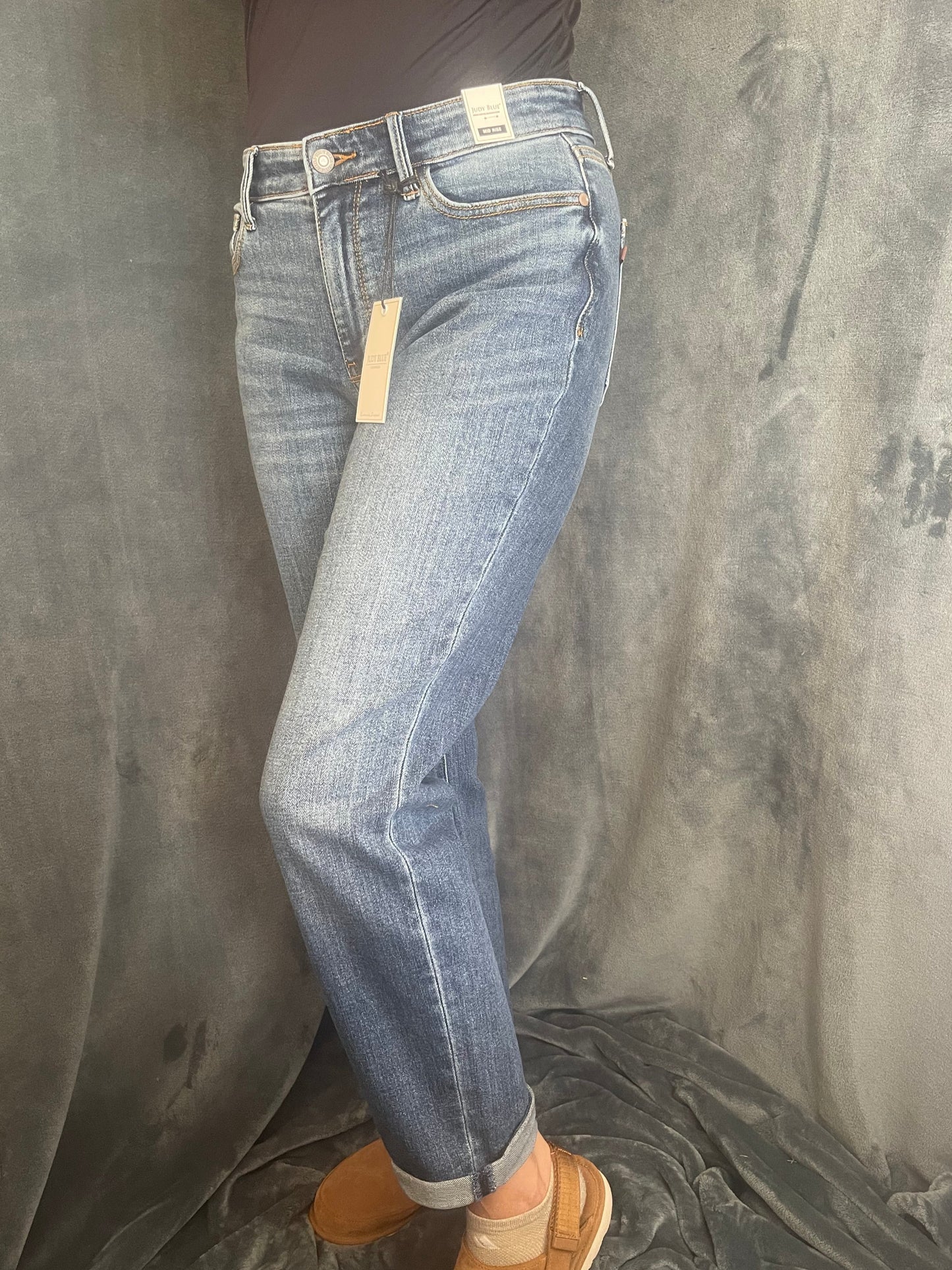 Judy Blue- Los Angles/ Boyfriend fit/ Mid Rise/ Jeans